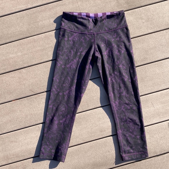 Lululemon leggings, purple and black, size 4 - Picture 12 of 12